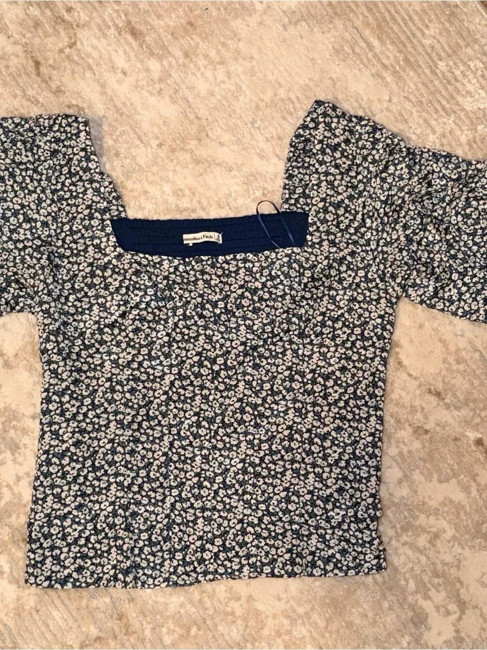 NWOT Abercrombie & Fitch Navy and White Floral Puff-Sleeve Square Neck Top